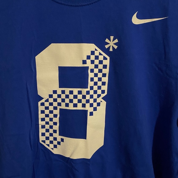 Nike University of Kentucky 8X National Basketball Champions! - Picture 2 of 5